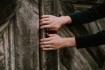 Moody fall barn wedding in Maine