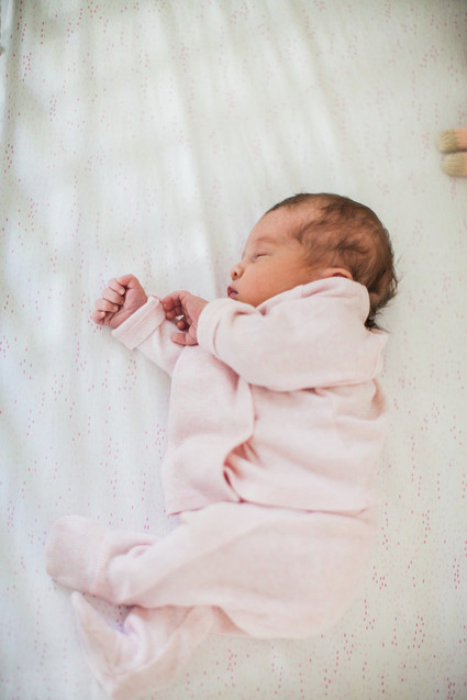 lifestyle newborn photos in Los Angeles