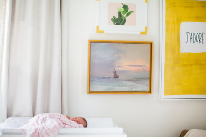 lifestyle newborn photos in Los Angeles