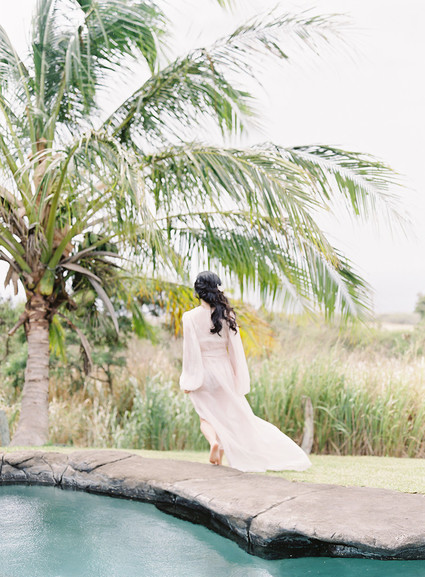 Vintage botanical wedding at Puakea Ranch in Hawaii