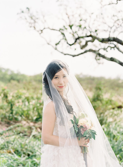 Vintage botanical wedding at Puakea Ranch in Hawaii