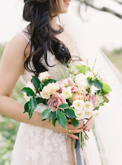 Vintage botanical wedding at Puakea Ranch in Hawaii