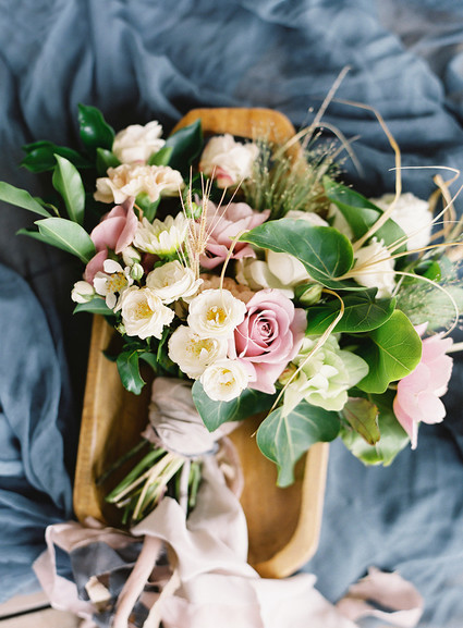 Vintage botanical wedding at Puakea Ranch in Hawaii Inspiration