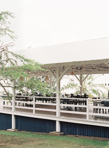 Vintage botanical wedding at Puakea Ranch in Hawaii