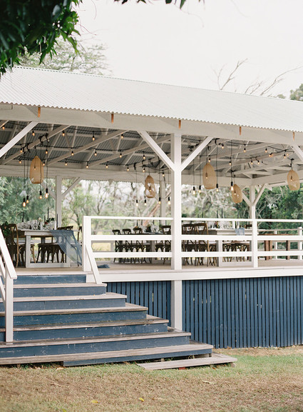 Vintage botanical wedding at Puakea Ranch in Hawaii