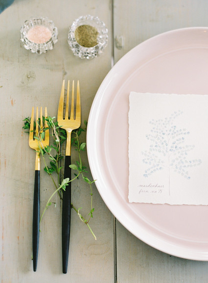 Vintage botanical wedding at Puakea Ranch in Hawaii Inspiration