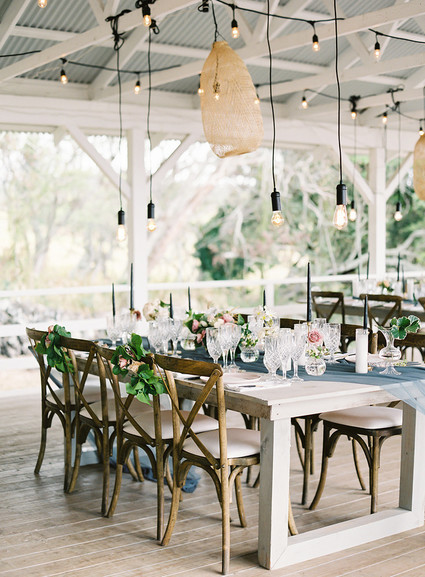 Vintage botanical wedding at Puakea Ranch in Hawaii