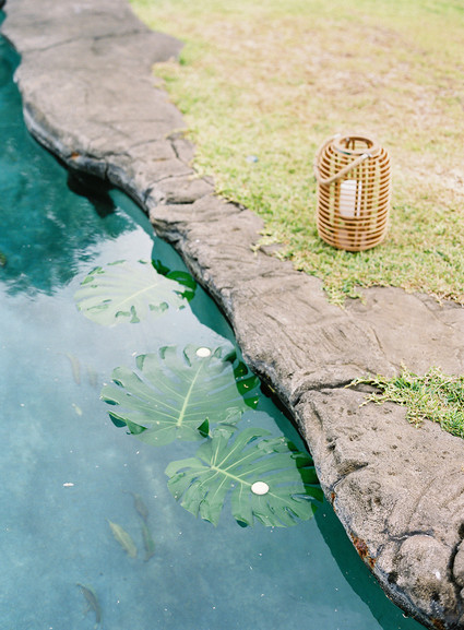 Vintage botanical wedding at Puakea Ranch in Hawaii