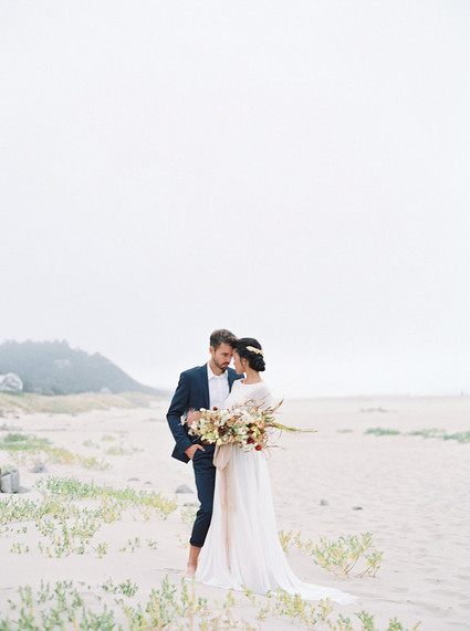 pastel seaside wedding inspiration on the Oregon Coast