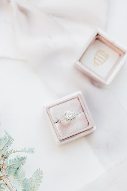 Ideas for dyed silk ribbon in weddings