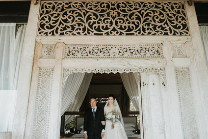 Classic modern Bali wedding at Khayangan Estate