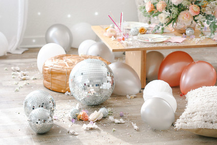 Girly, sparkly NYE party for kids with Beijos Events on 100 Layer Cakelet