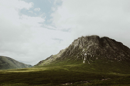 Charming indie Scottish Isle wedding