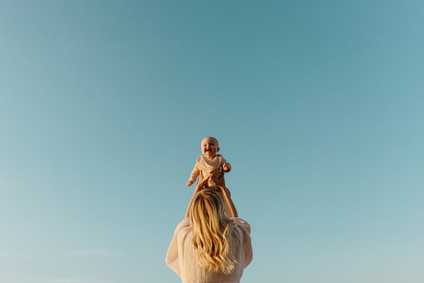 golden hour family photos in Playa Del Rey by Nicki Sebastian