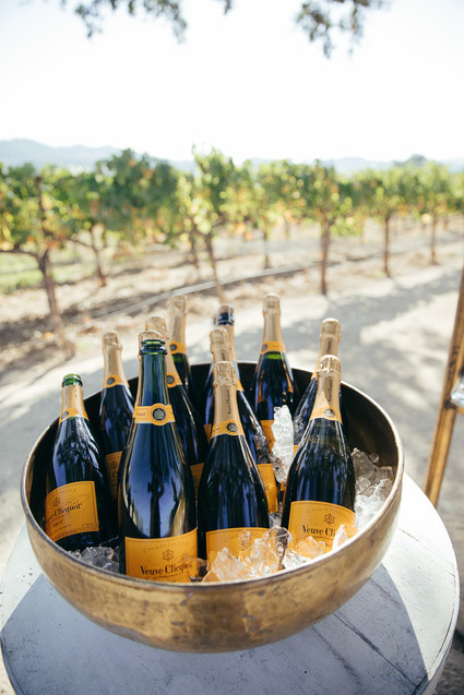 Elegant black and white wedding at Sunstone Winery