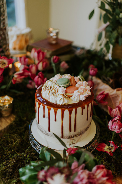 drip wedding cake