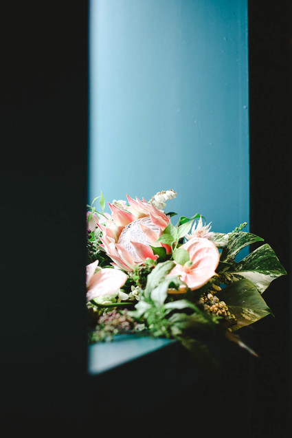 modern tropical bridal bouquet