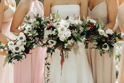 Modern winter Chicago wedding at the Chicago Athletic Association