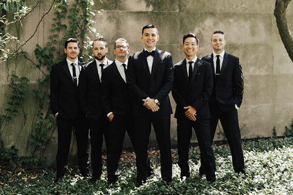 Modern winter Chicago wedding at the Chicago Athletic Association