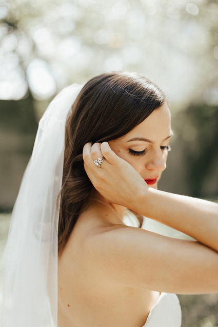 Modern winter Chicago wedding at the Chicago Athletic Association