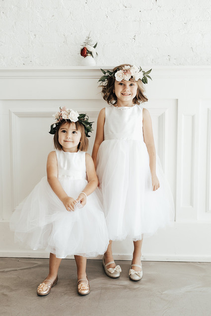 Modern winter Chicago wedding at the Chicago Athletic Association