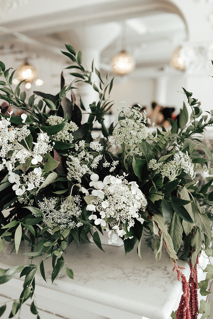 Modern winter Chicago wedding at the Chicago Athletic Association Inspiration