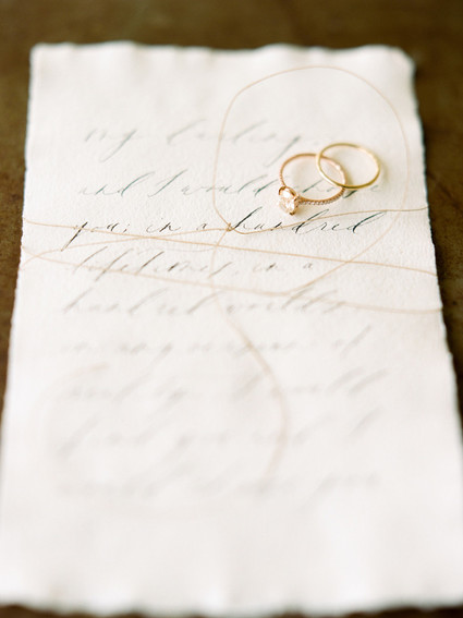 Feminine neutral wedding ideas at Foxfire Mountain House in the Catskills