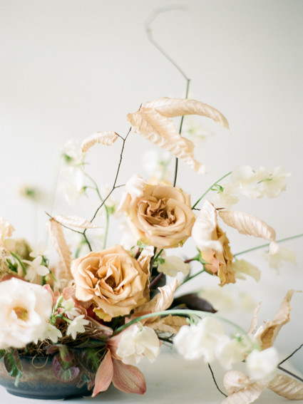 Feminine neutral wedding ideas at Foxfire Mountain House in the Catskills