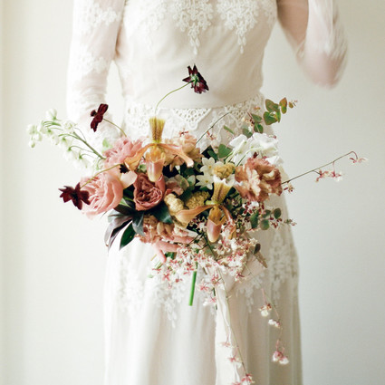 Feminine neutral wedding ideas at Foxfire Mountain House in the Catskills