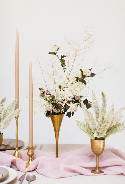 Romantic natural spring tablescape ideas