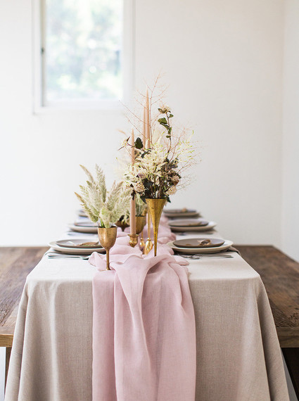 Romantic natural spring tablescape ideas