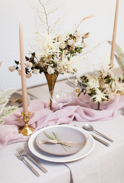 Romantic natural spring tablescape ideas
