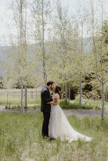 Spring Columbia Gorge wedding at Gorge Crest Vineyards