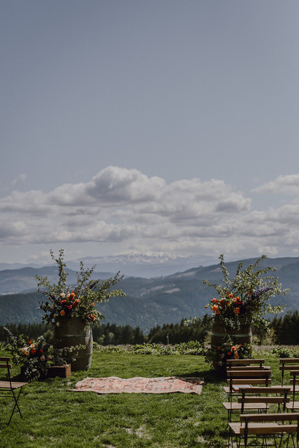 Spring Columbia Gorge wedding at Gorge Crest Vineyards