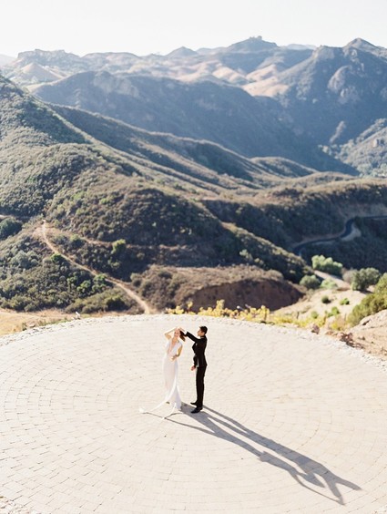 Elegant Valentine's Day wedding ideas at Malibu Rocky Oaks Estate