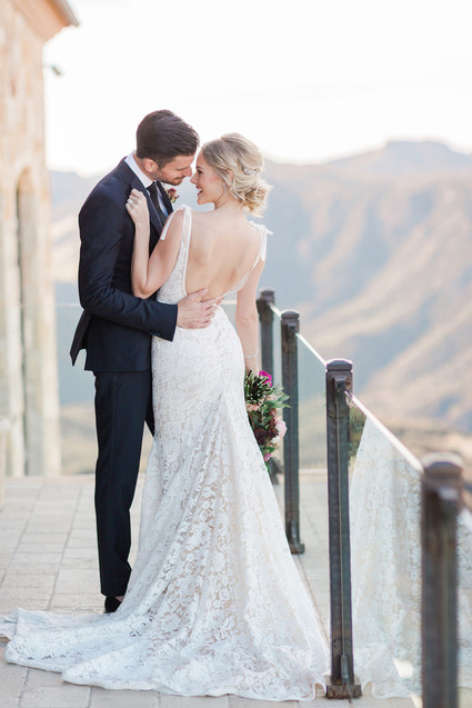 Romantic bright California wedding at Malibu Rocky Oaks