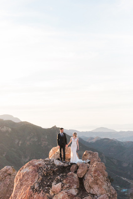Romantic bright California wedding at Malibu Rocky Oaks