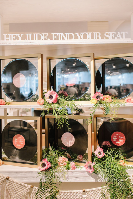 Record escort card station Inspiration