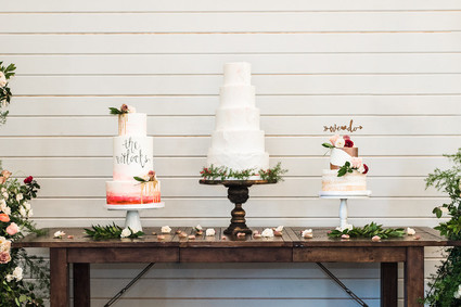 Wedding cake table
