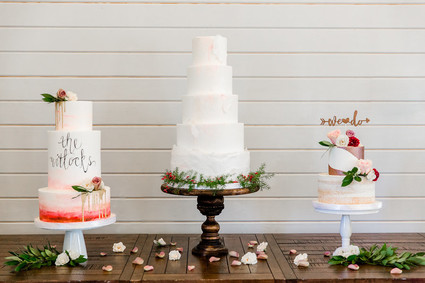 Wedding cake table