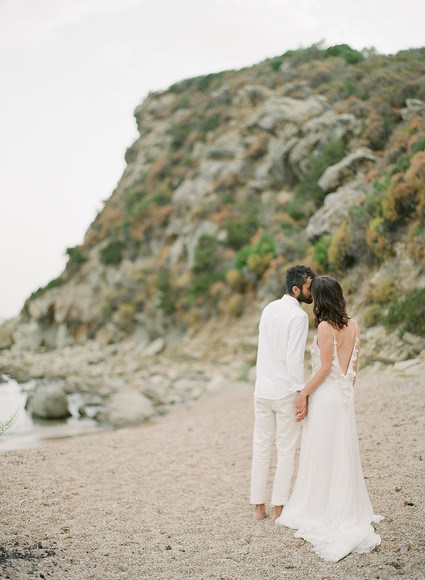 Rustic modern beach elopement ideas in Greece