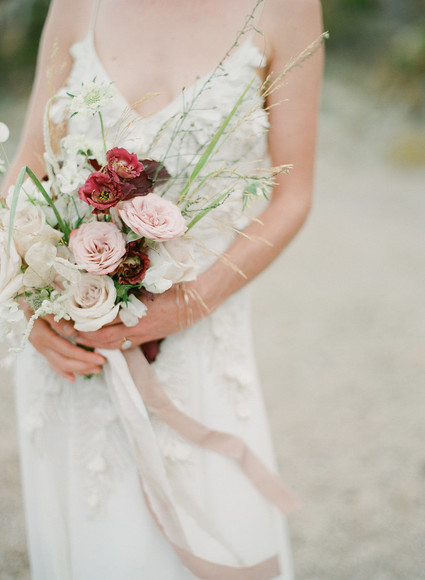 Rustic modern beach elopement ideas in Greece