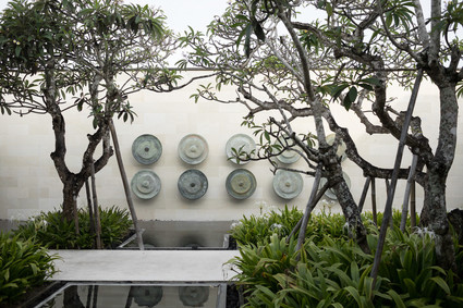 Elegant floral destination wedding in Bali