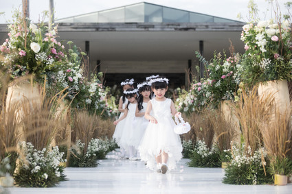 Elegant floral destination wedding in Bali