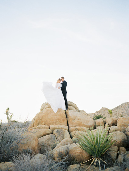 Elegant desert wedding in Joshua Tree Inspiration