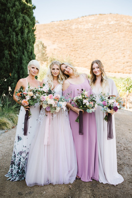 Stylish, whimsical, floral wedding at De Tierra Vineyards