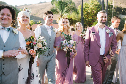 Stylish, whimsical, floral wedding at De Tierra Vineyards