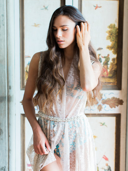 Romantic Tuscan boudoir session