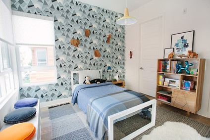 Modern California boy's room by Veneer Designs