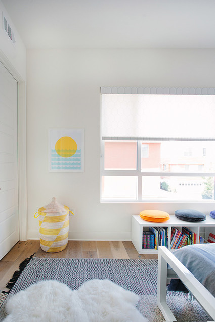 Modern California boy's room by Veneer Designs